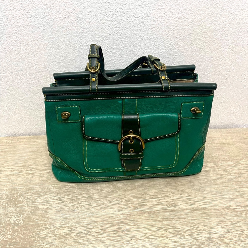 - 💯Authentic Coach Bag